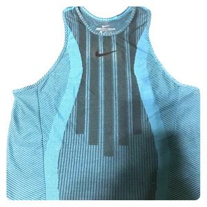 NWOT Nike Crop Top Medium